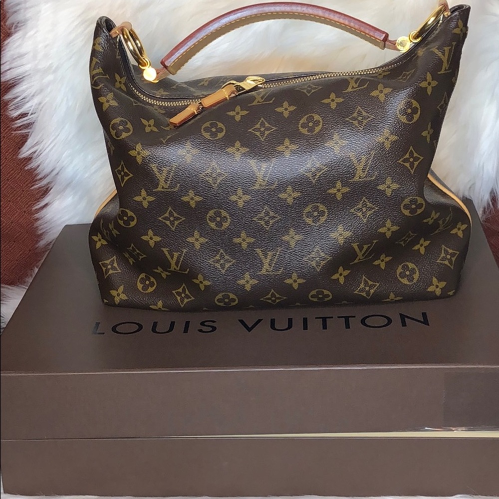 Authentic ✅ Sully PM size